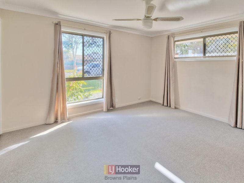 11 Whitcomb Street, Hillcrest QLD 4118