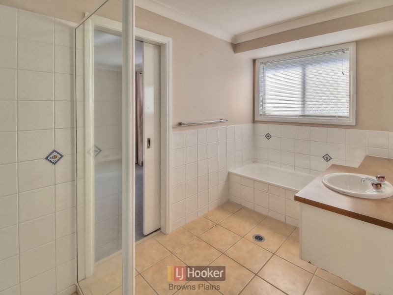 11 Whitcomb Street, Hillcrest QLD 4118
