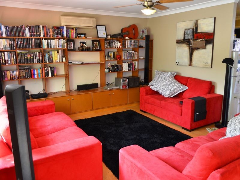 28 Brett Avenue, Browns Plains QLD 4118