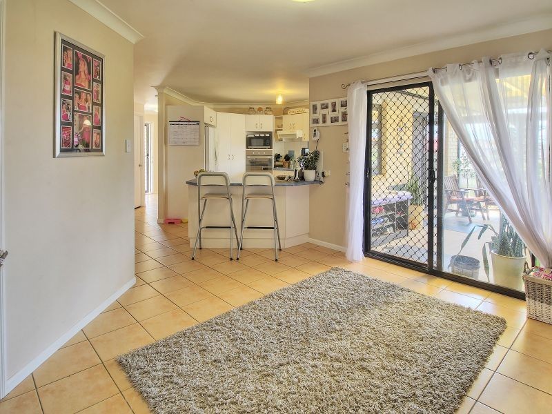 12 Leis Way, Regents Park QLD 4118