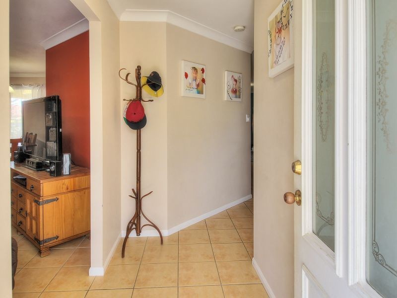 12 Leis Way, Regents Park QLD 4118