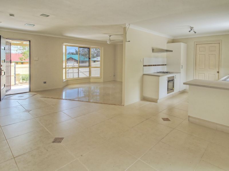 16 Isaac Court, Hillcrest QLD 4118