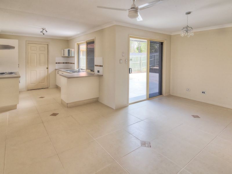 16 Isaac Court, Hillcrest QLD 4118
