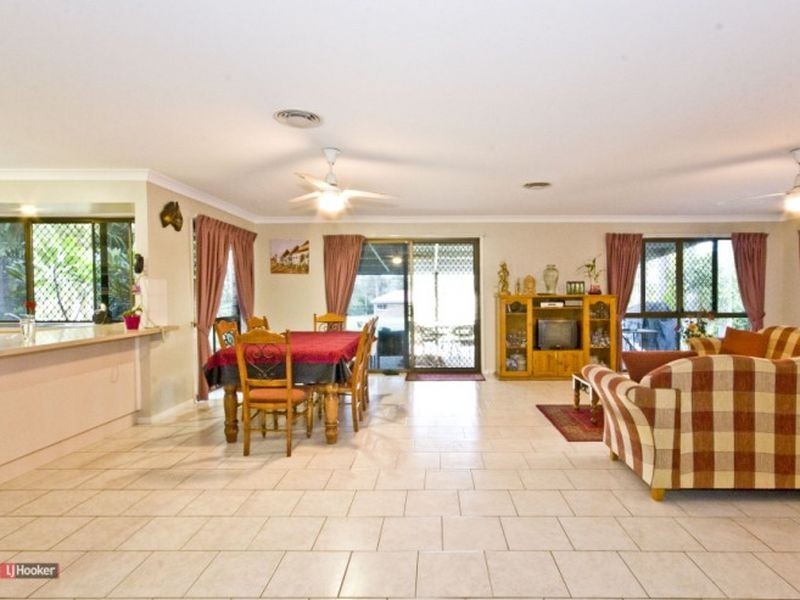 26 Andall Road, Park Ridge South QLD 4125