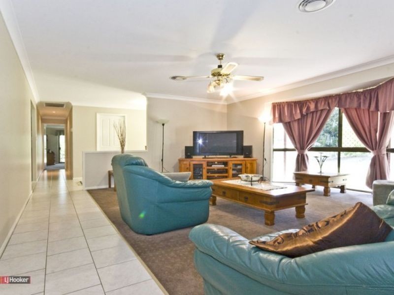 26 Andall Road, Park Ridge South QLD 4125