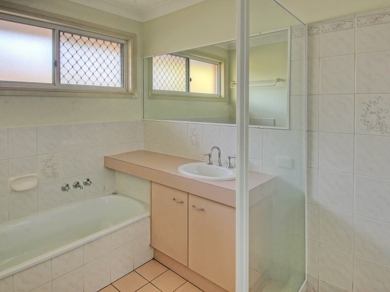42 Colisa Crescent, Regents Park QLD 4118