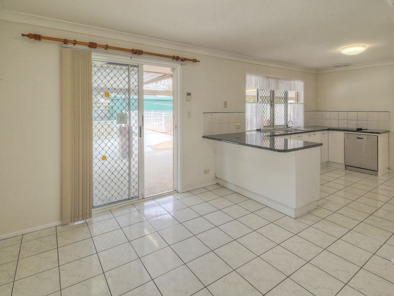 30 Owens Crescent, Regents Park QLD 4118