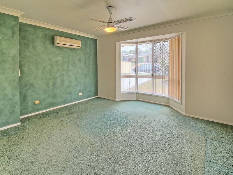 30 Owens Crescent, Regents Park QLD 4118