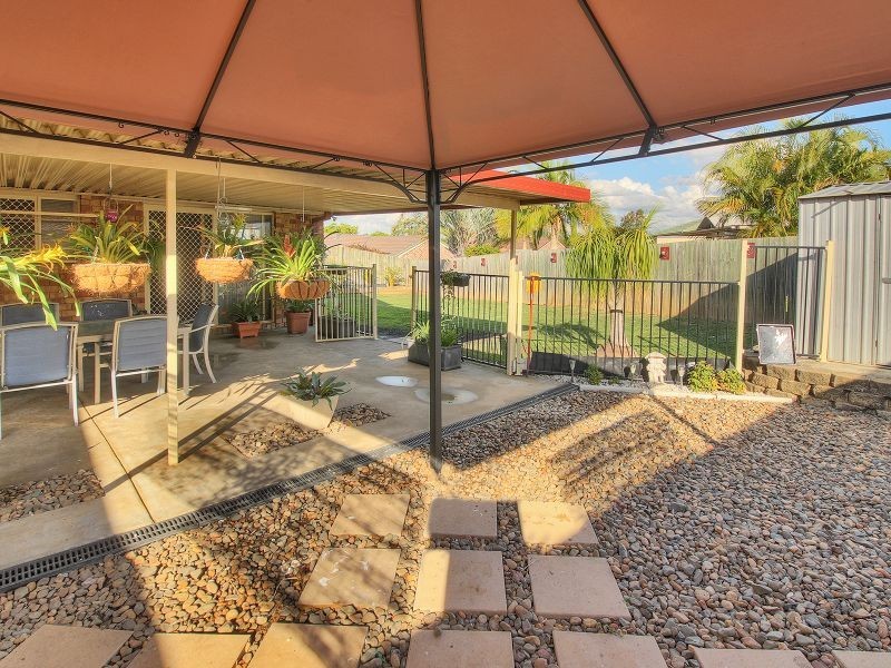 16 Park Close, Hillcrest QLD 4118