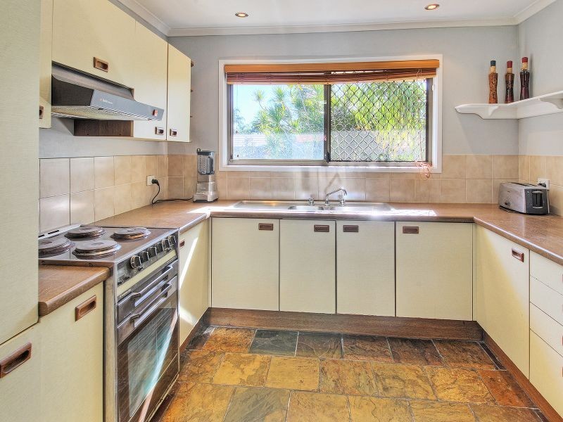 14 Carlos Street, Hillcrest QLD 4118