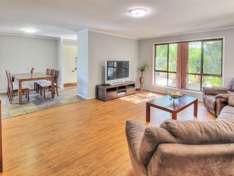 14 Carlos Street, Hillcrest QLD 4118