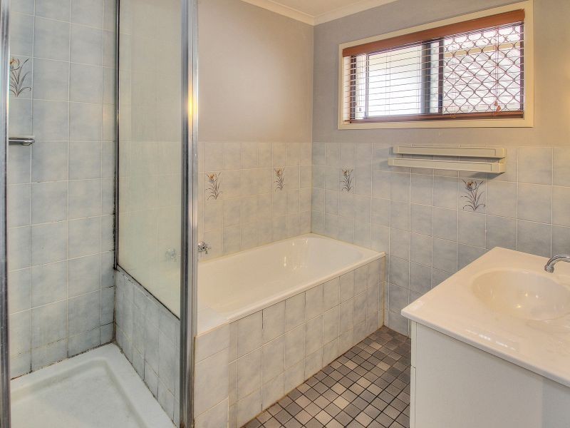 14 Carlos Street, Hillcrest QLD 4118