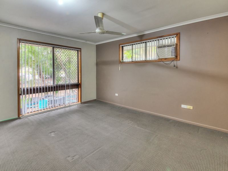 19 Emerald Drive, Regents Park QLD 4118