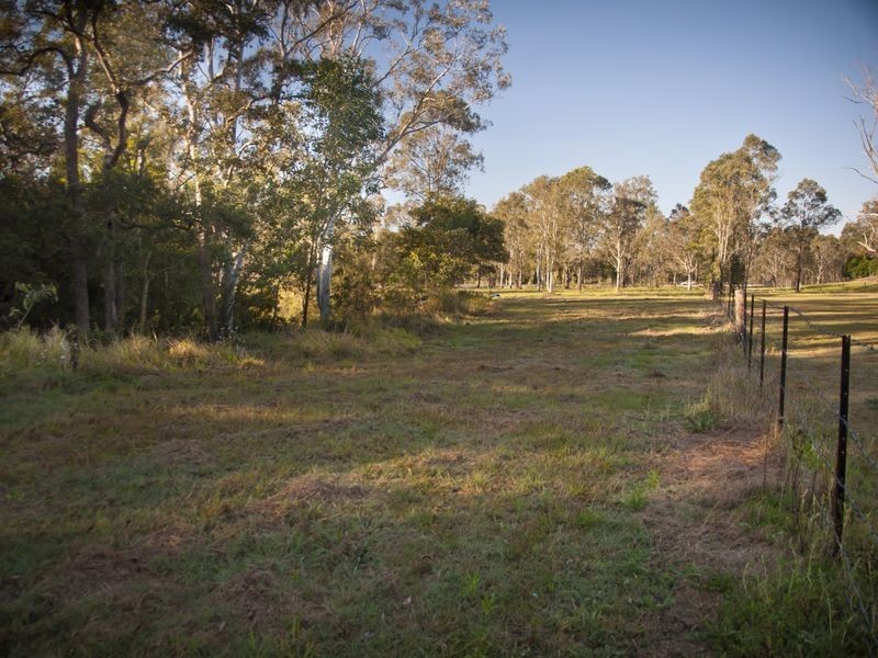 1693 Chambers Flat Road, Munruben QLD 4125