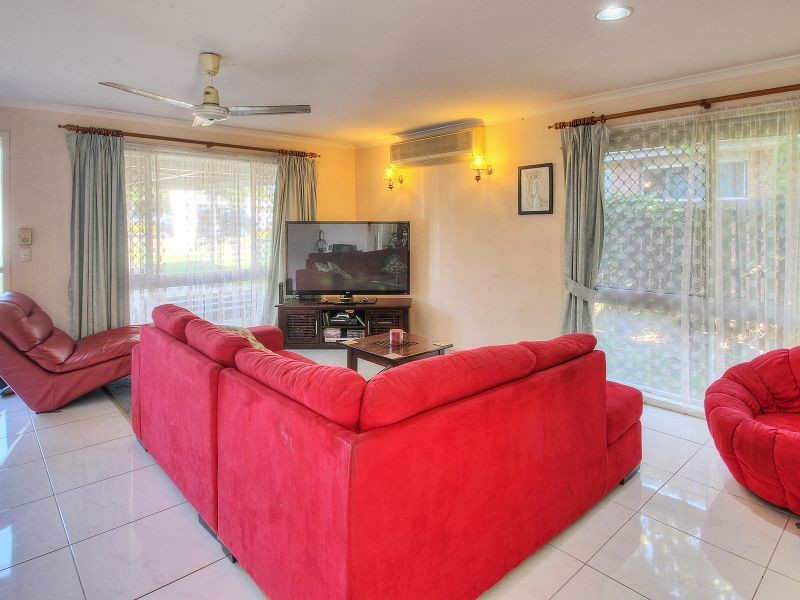 23 Sweetgum Street, Hillcrest QLD 4118