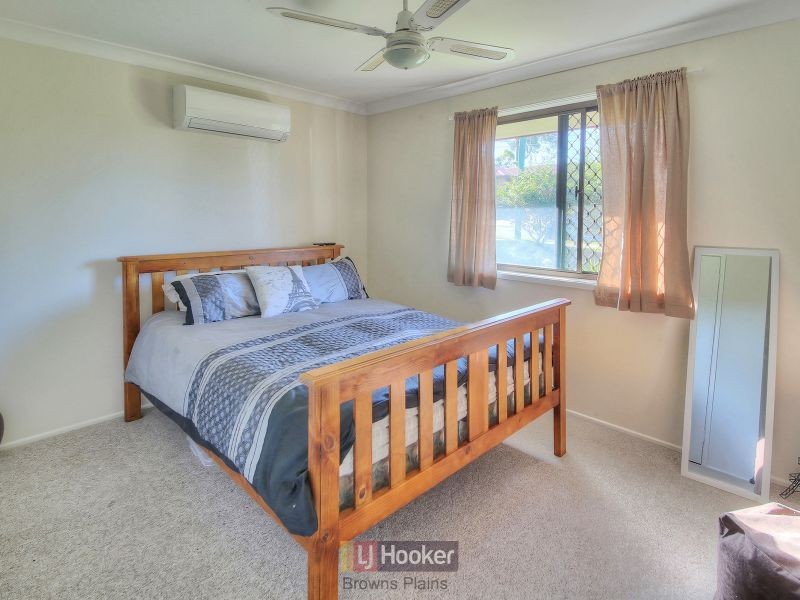 27 Conifer Street, Hillcrest QLD 4118