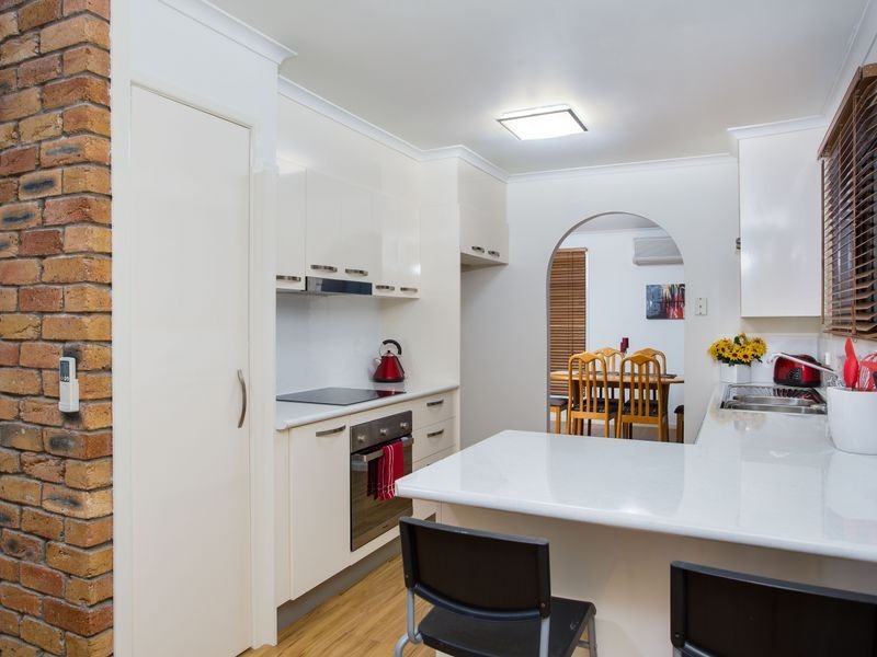 25 Dryade Street, Regents Park QLD 4118