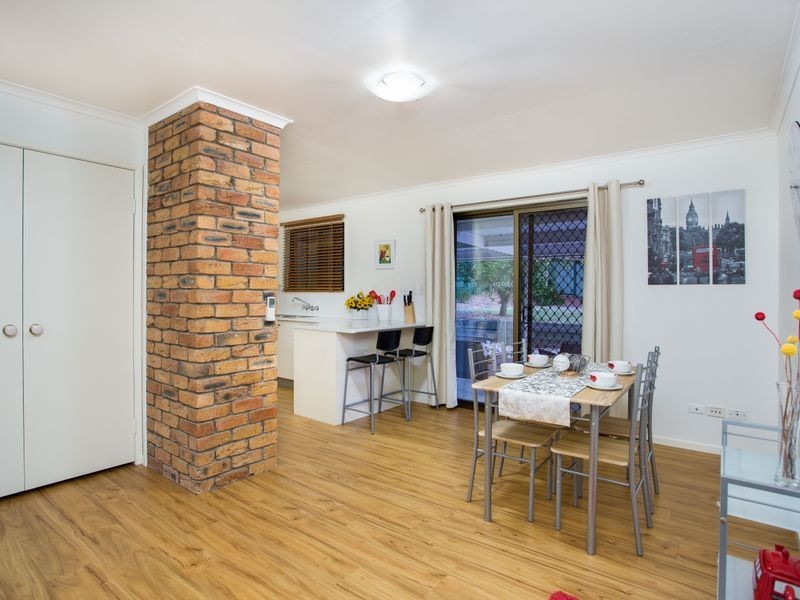 25 Dryade Street, Regents Park QLD 4118