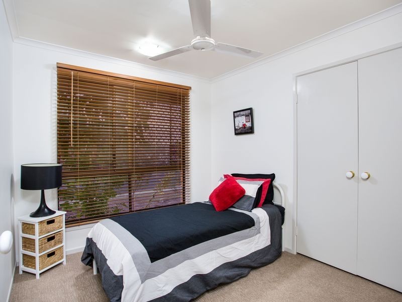 25 Dryade Street, Regents Park QLD 4118