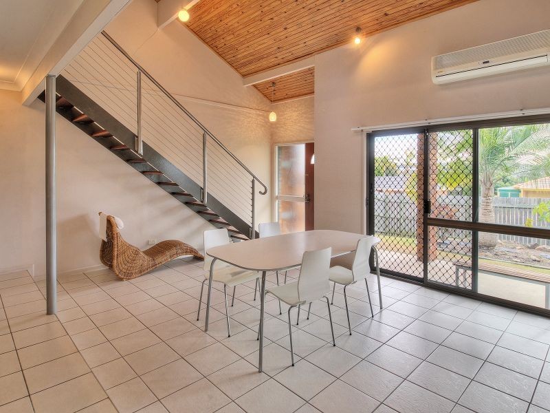 33 Dryade Street, Regents Park QLD 4118