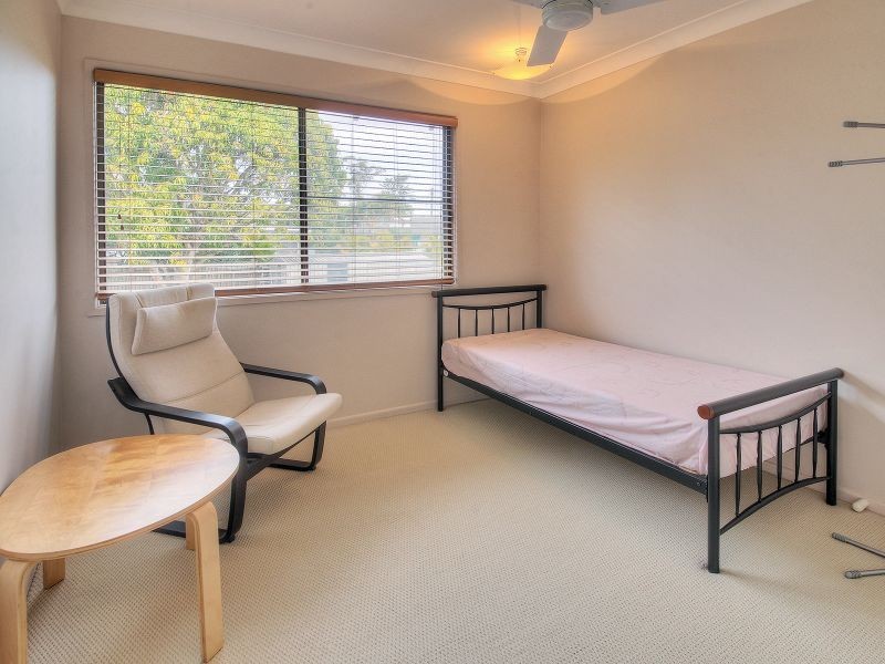 33 Dryade Street, Regents Park QLD 4118