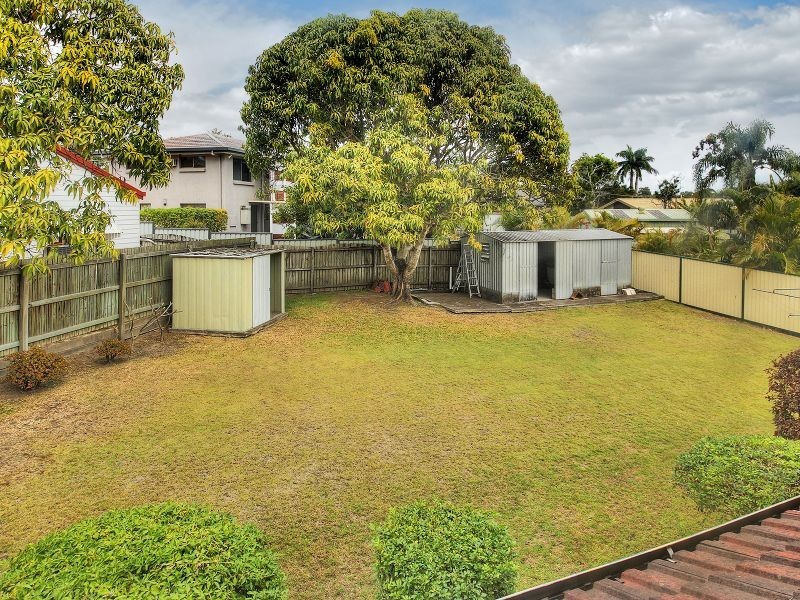 33 Dryade Street, Regents Park QLD 4118