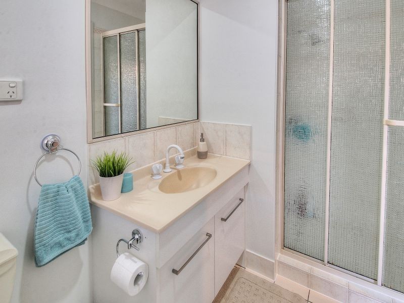 8 Rowena Court, Boronia Heights QLD 4124