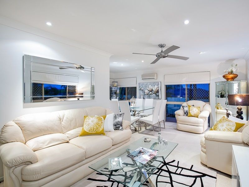 14 Parkroyal Crescent, Regents Park QLD 4118