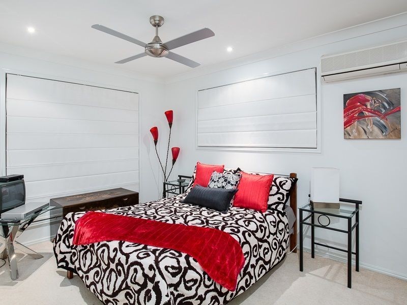 14 Parkroyal Crescent, Regents Park QLD 4118