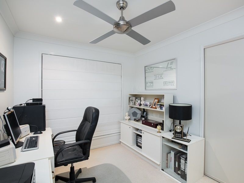 14 Parkroyal Crescent, Regents Park QLD 4118