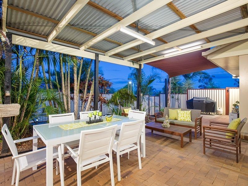 14 Parkroyal Crescent, Regents Park QLD 4118