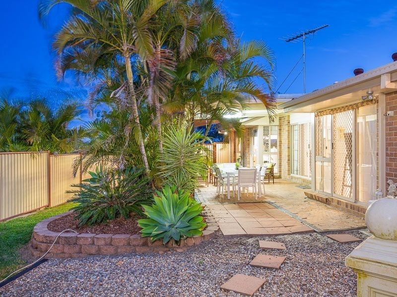 14 Parkroyal Crescent, Regents Park QLD 4118