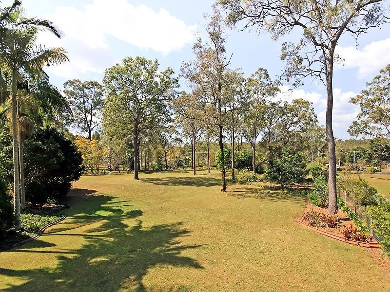 67 Executive Drive, Park Ridge QLD 4125