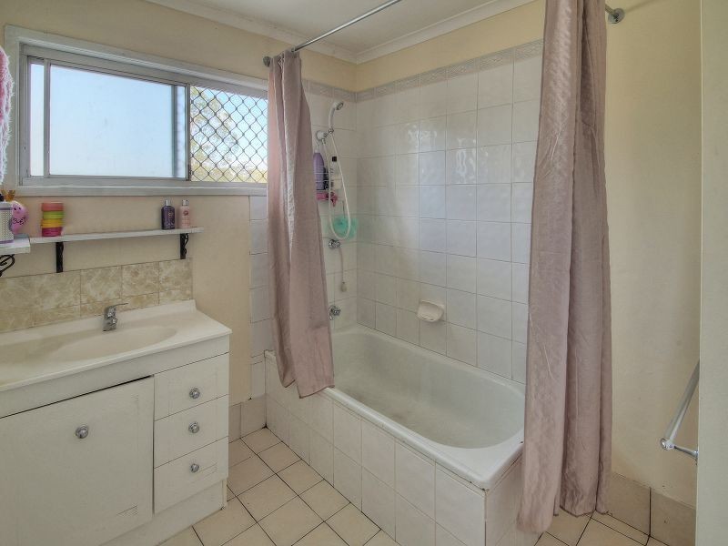 27 Highcrest Drive, Browns Plains QLD 4118
