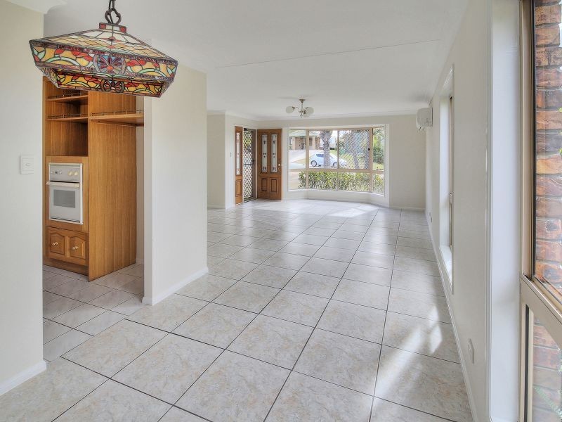 10 Beaufortia Court, Regents Park QLD 4118