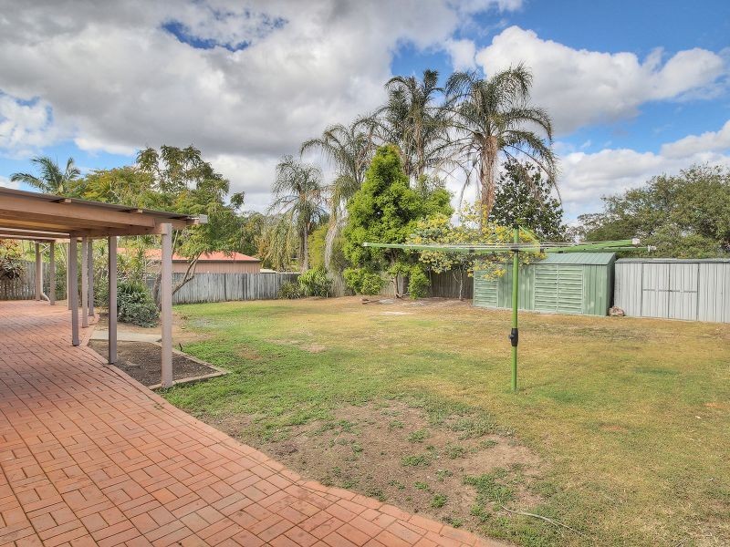 10 Beaufortia Court, Regents Park QLD 4118