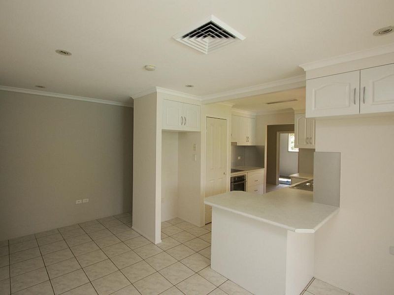 37 Murrumbidgee Street, Hillcrest QLD 4118