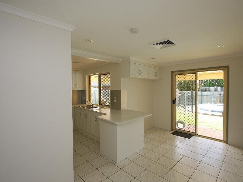 37 Murrumbidgee Street, Hillcrest QLD 4118