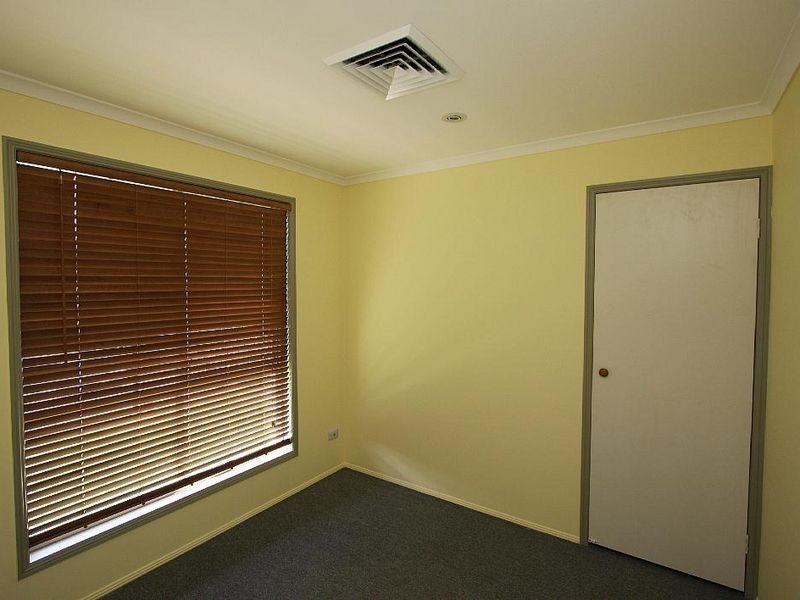 37 Murrumbidgee Street, Hillcrest QLD 4118