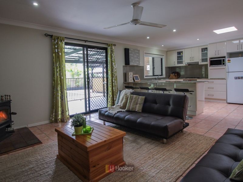 3 Ponderosa Street, Hillcrest QLD 4118