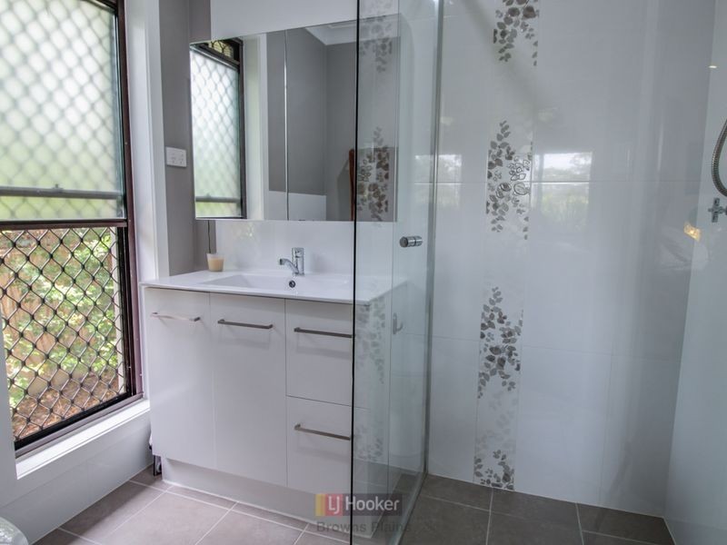 3 Ponderosa Street, Hillcrest QLD 4118