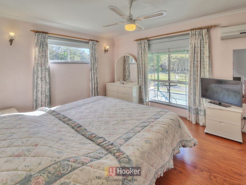 12 Endeavour Court, Park Ridge QLD 4125