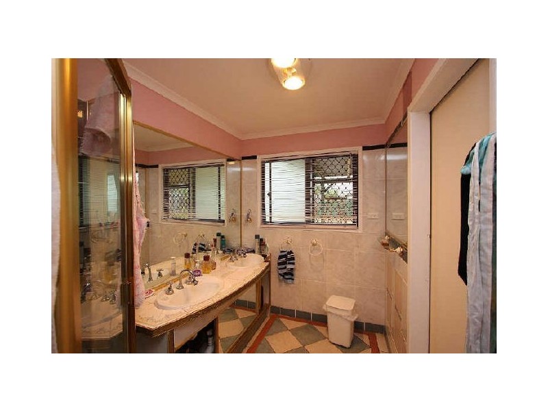 160 Middle Road, Boronia Heights QLD 4124