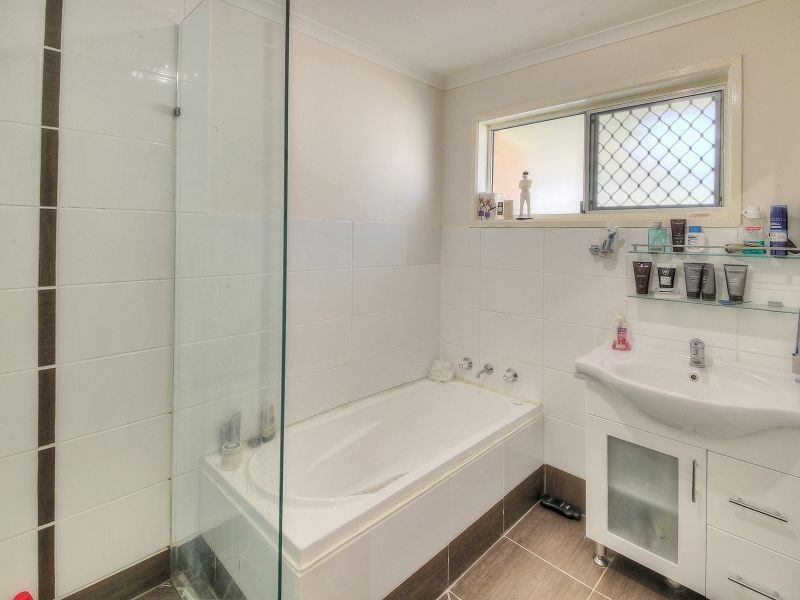 18 Eugene Street, Boronia Heights QLD 4124