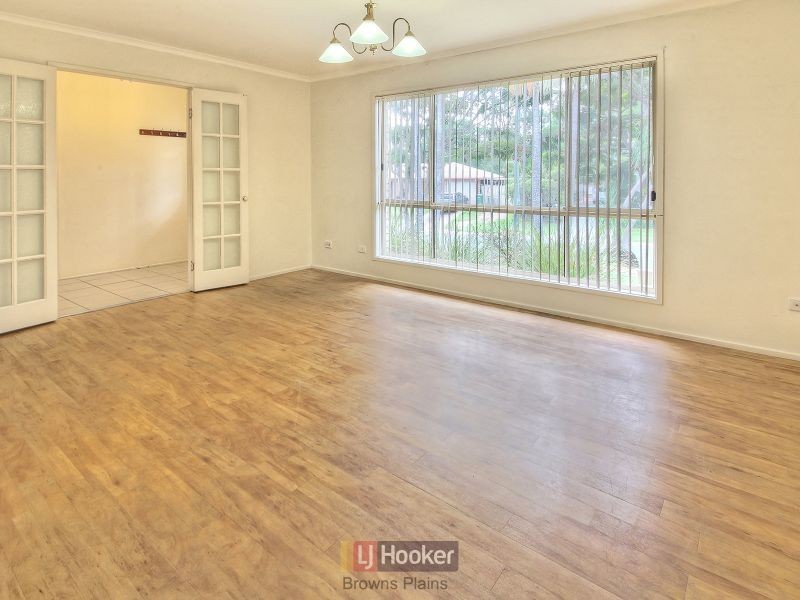 22 Federation Drive, Hillcrest QLD 4118
