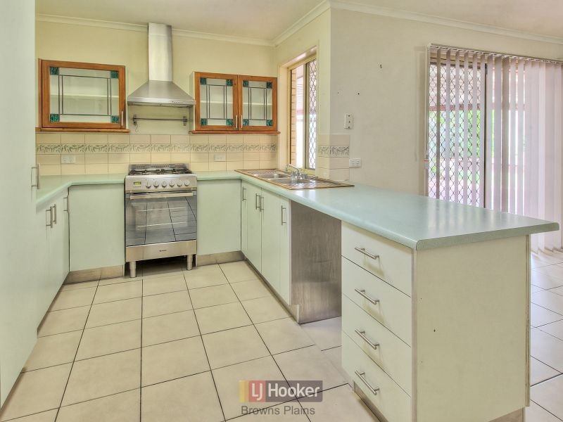 22 Federation Drive, Hillcrest QLD 4118