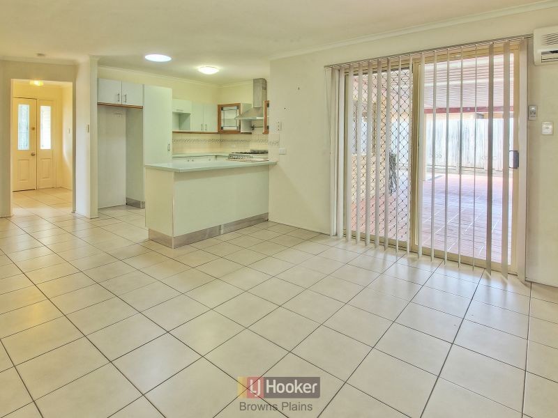 22 Federation Drive, Hillcrest QLD 4118