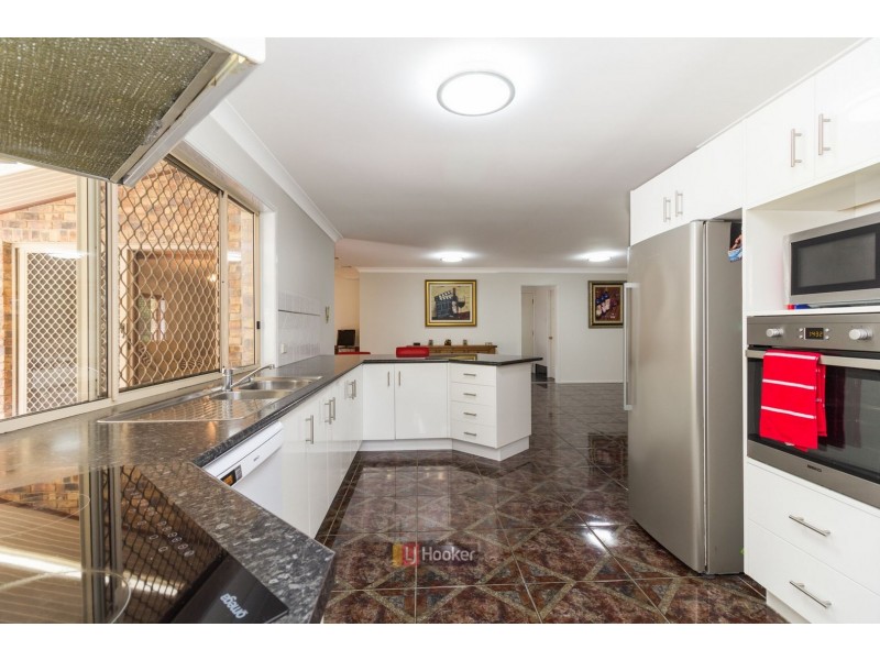 17 Barrine Court, Park Ridge South QLD 4125