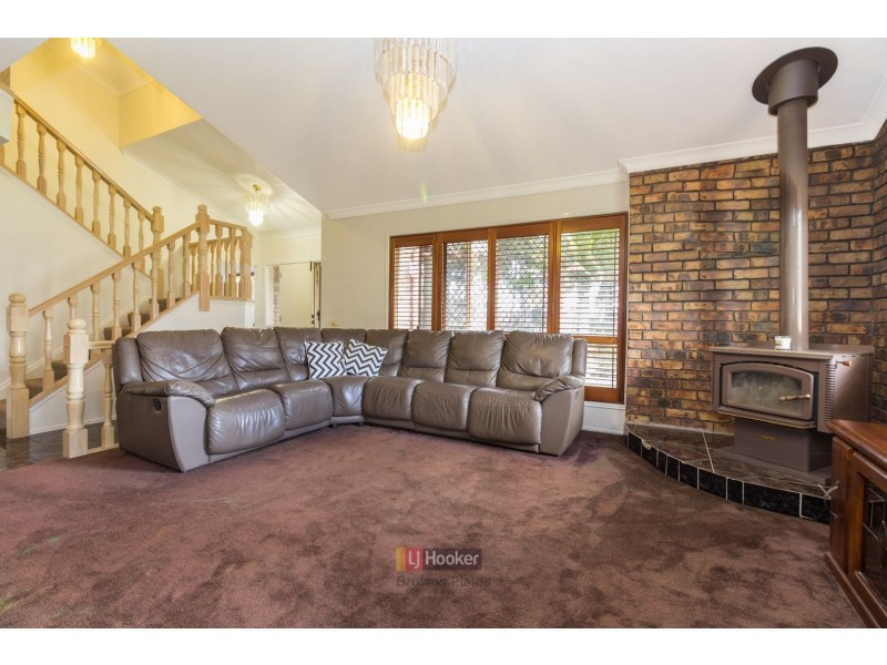 17 Barrine Court, Park Ridge South QLD 4125