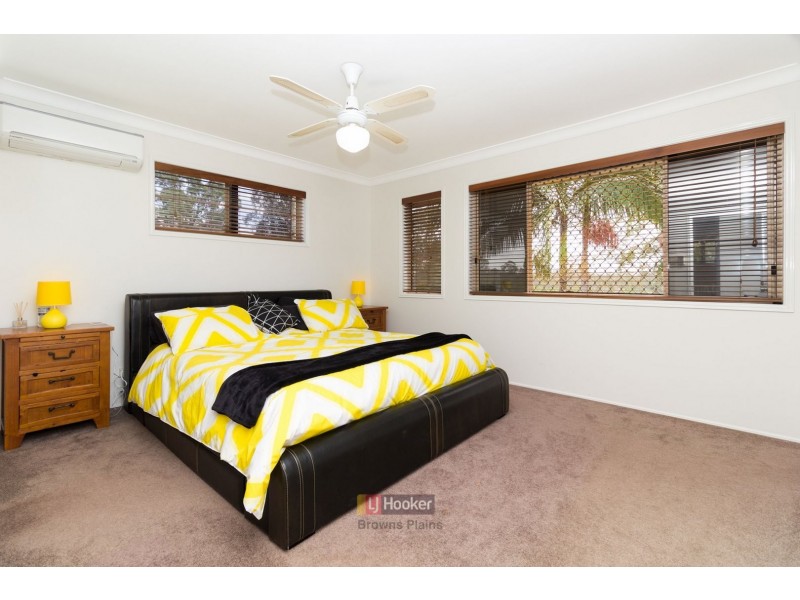 17 Barrine Court, Park Ridge South QLD 4125